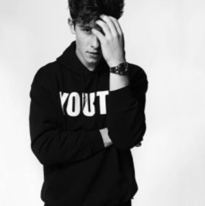 Meet your Posher, Ella